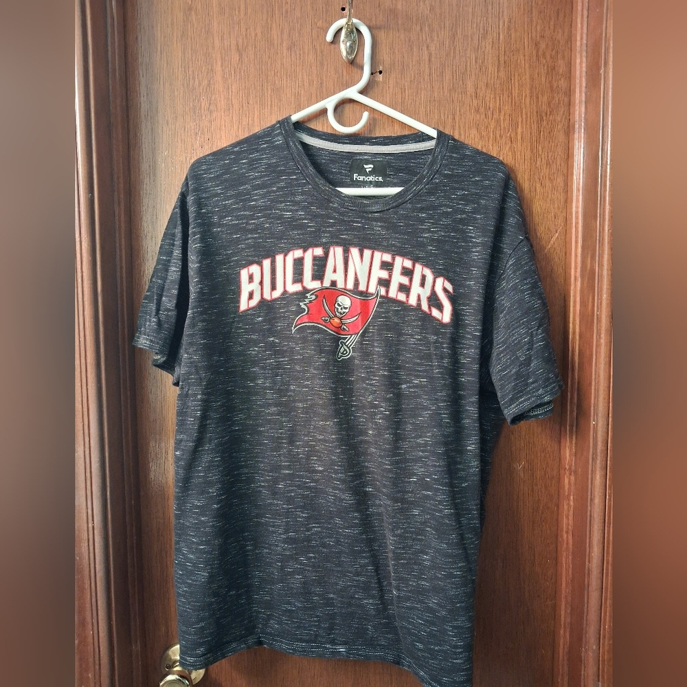Tom Brady Tampa Bay Buccaneers #12 Fanatics Men’s Size Large Black-Gray T-Shirt